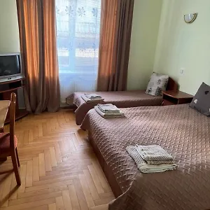 https://ukrainsski-dvoric.hotelslviv.net